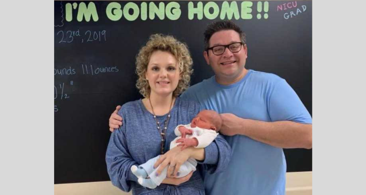 Kasey and Haley Kemp with baby Autry