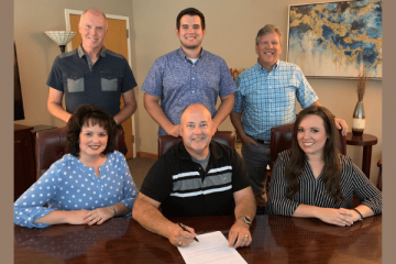 Lore Family signs with Horizon Records