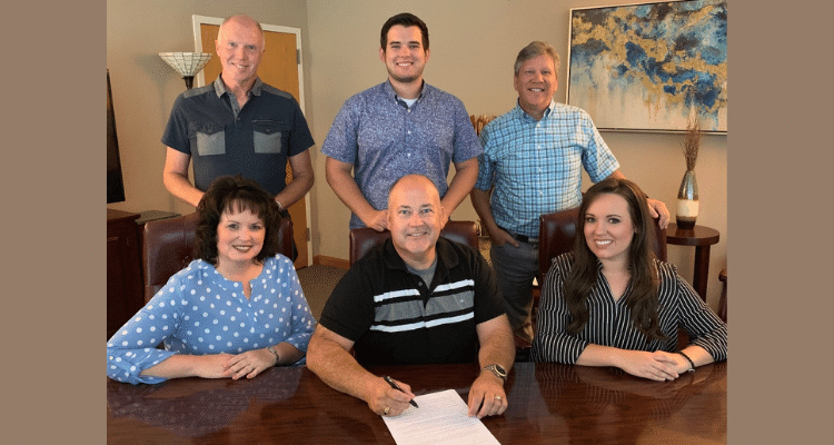 Lore Family signs with Horizon Records