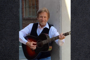 Gospel artist Michael Combs